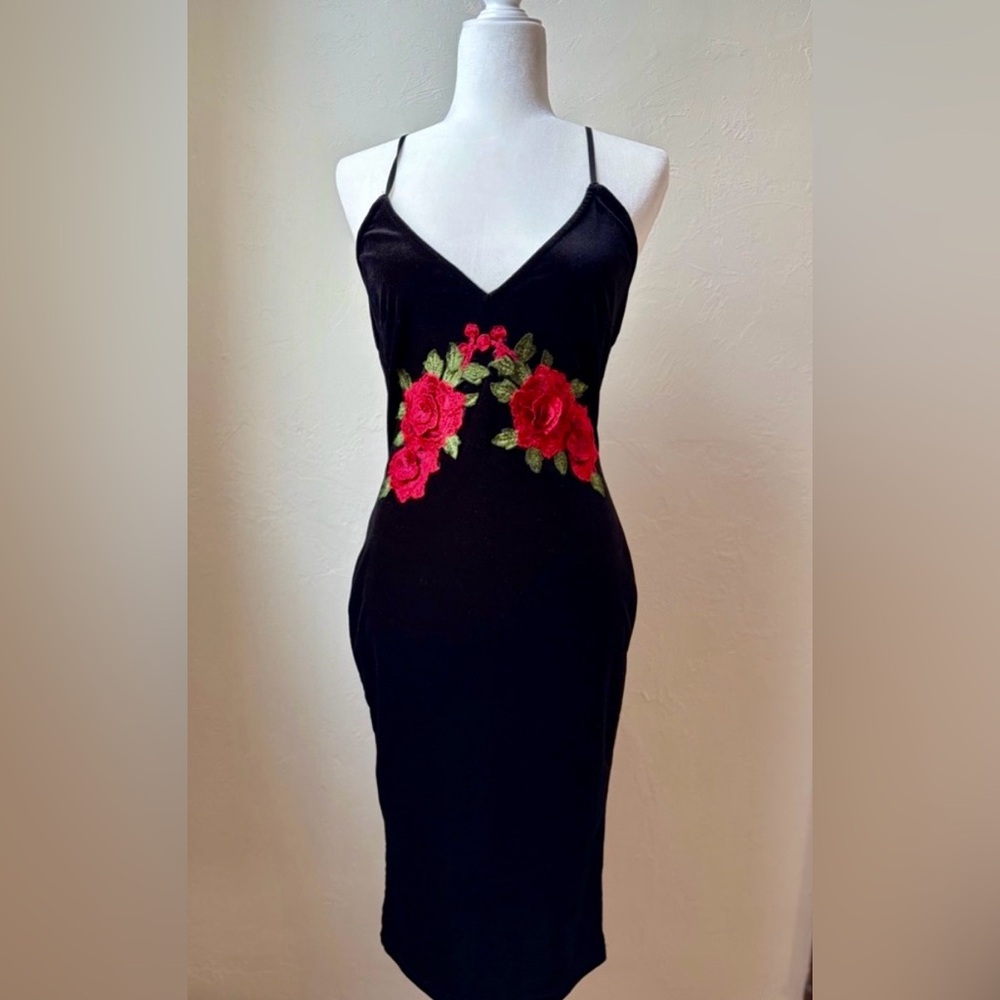 Black Velvet Bodycon Dress Red Rose Embroidered Spaghetti Strap Medium